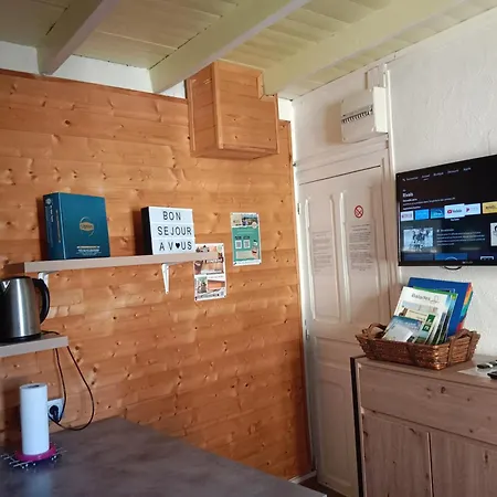 Au Pied Des Volcans D'auvergne *