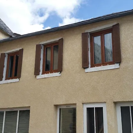 Au Pied Des Volcans D'auvergne * 아이다