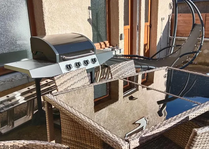 Au Pied Des Volcans D'auvergne Дом отдыха *