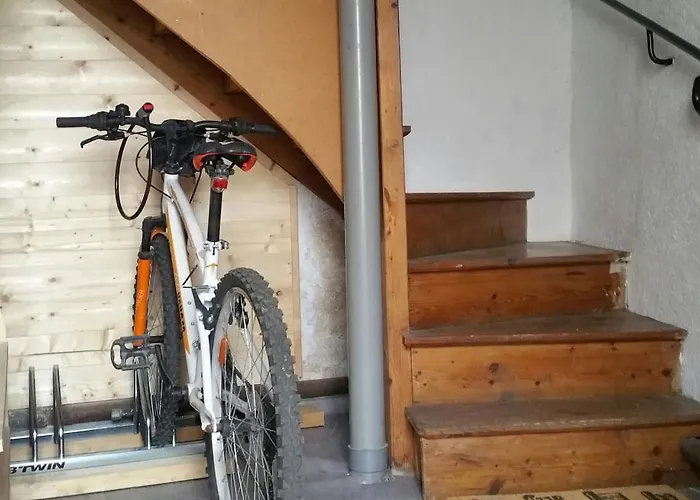 Au Pied Des Volcans D'auvergne