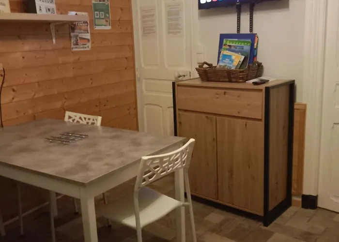 Au Pied Des Volcans D'auvergne Дом отдыха