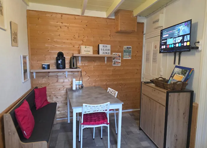 Au Pied Des Volcans D'auvergne